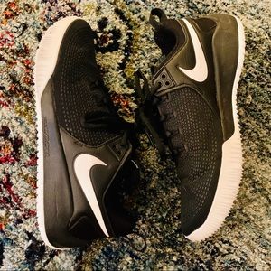 Nike Women’s Zoom Hyperace 2 Volleyball Shoe